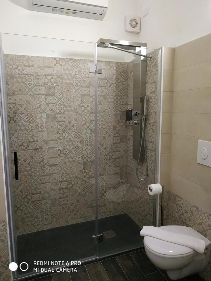 Le Suite Del Teatro Cucinino Privato Tarent Zewnętrze zdjęcie